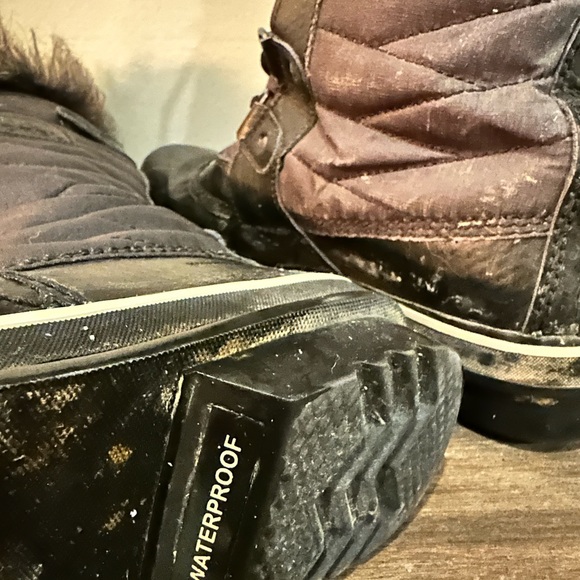 Black waterproof winter SOREL Boots - Picture 2 of 4